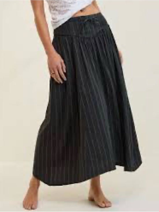 aerie Dresses & Skirts - Aerie V Waist Maxi Skirt Grey Pinstripe XXL